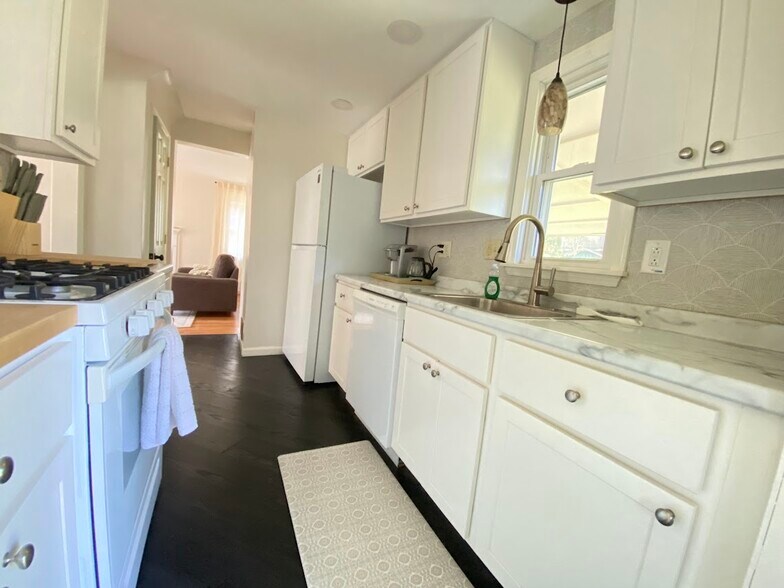Updated kitchen, new appliances - 369 Rockhill Rd