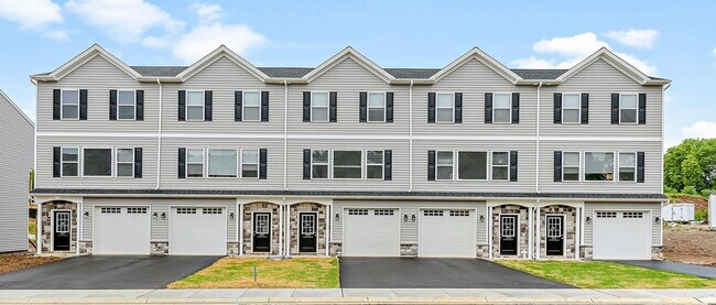 Building Photo - Newly built 3BR/2.5Bath Townhouse for rent...