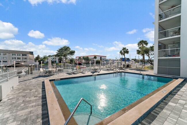 Building Photo - 108 Paradise Harbour Blvd