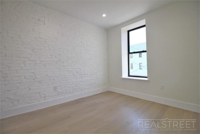 Building Photo - NEW 1 BED in Bushwick!