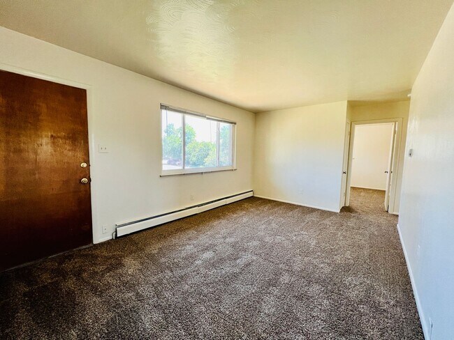 Building Photo - $0 DEPOSIT OPTION. 2 BED 1 BATH IN SOUTH W...