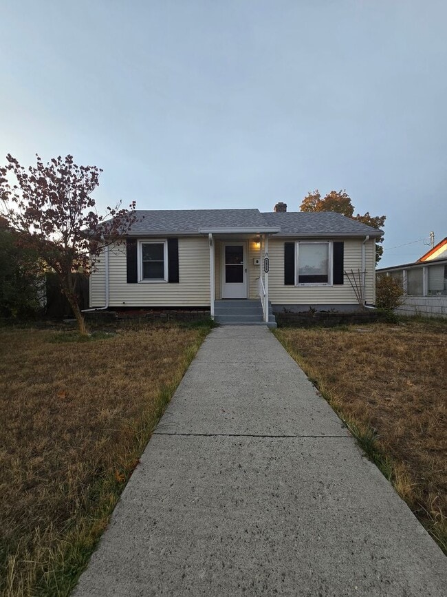 Building Photo - NEWLY RENOVATED Shadle 4 bedroom 2 bath