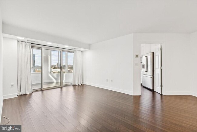 Building Photo - 2151 Jamieson Ave