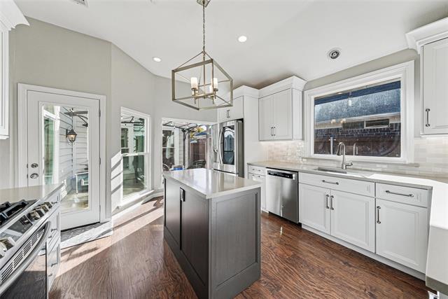 Building Photo - 7108 Chateau Dr