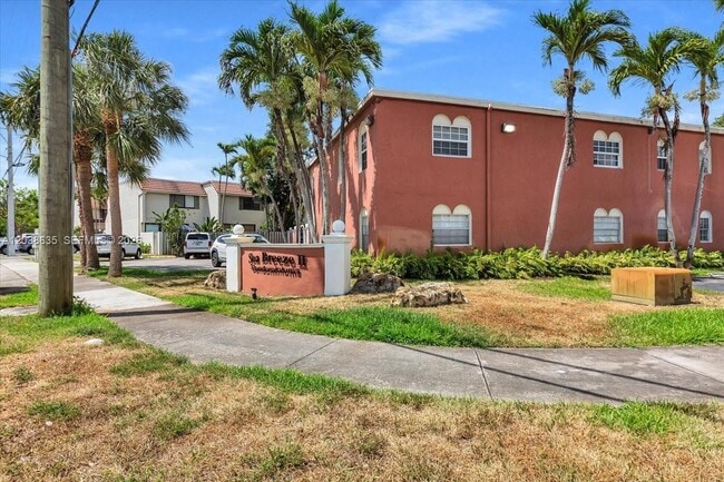 Building Photo - 1405 Miami Rd
