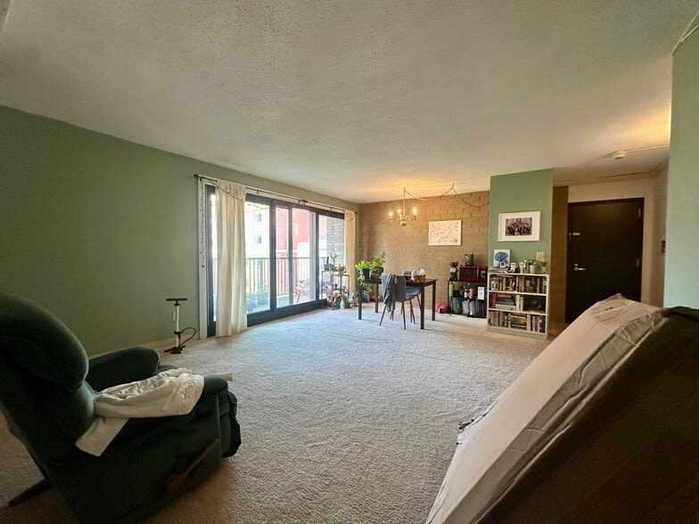 Building Photo - 41 Marion St