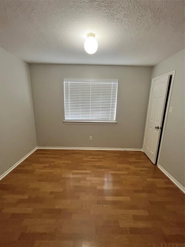 Building Photo - 6218 Woodland Forest Dr