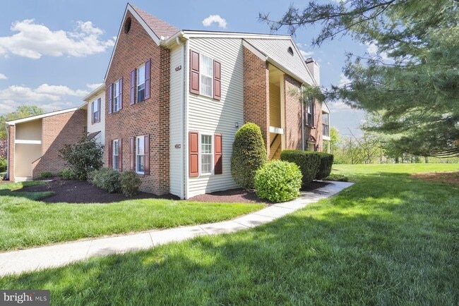 Building Photo - 325 Westridge Cir