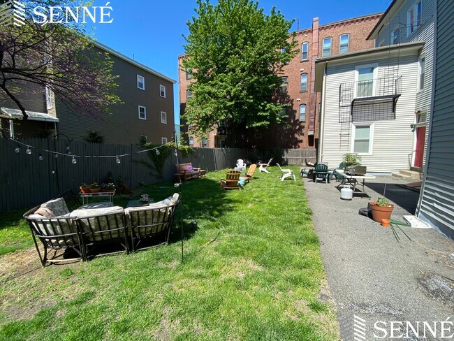 Building Photo - 42 Fresh Pond Pl