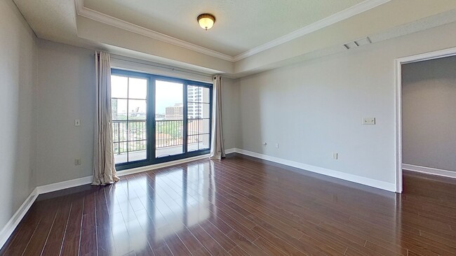 Building Photo - 2/2 Condo with breathtaking views!