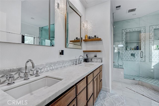 Building Photo - 1852 6th St