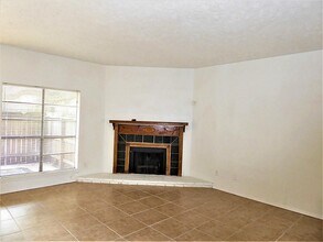 Building Photo - 9707 Richmond Ave