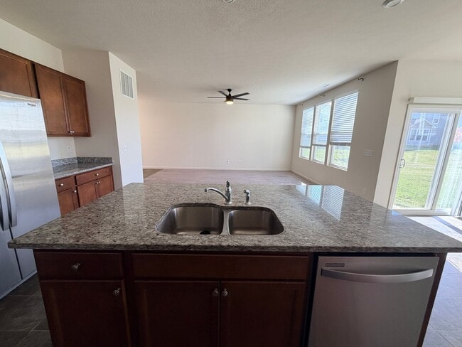 Building Photo - 15545 Westmoor Ave