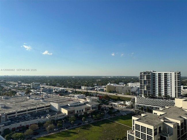 Building Photo - 121 NE 34th St