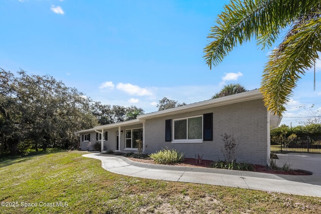 Building Photo - 3701 Warwick Dr