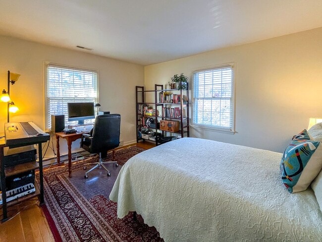 Building Photo - Furnished 3-Bedroom Home Near Darden - UVA