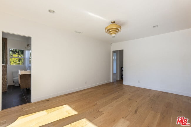 Building Photo - 3424 Primera Ave