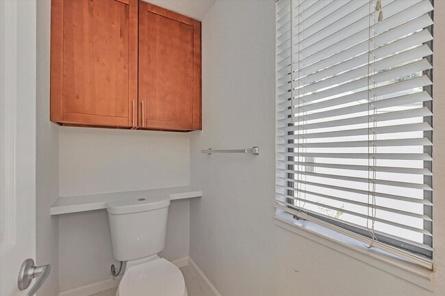 Building Photo - 181 Centre St