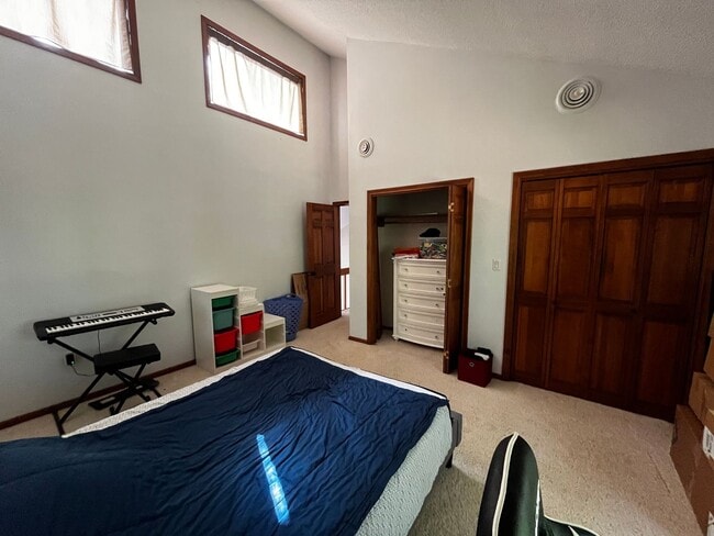 Building Photo - Spacious & Serene 4 Bedroom Country Contem...