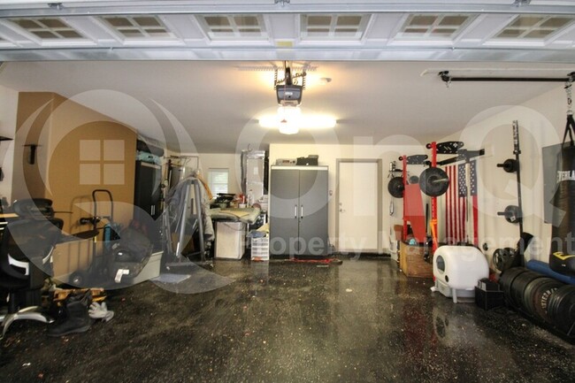 Building Photo - 240 W Juniper Ave