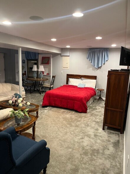 Primary Photo - 17104 Urby Ct