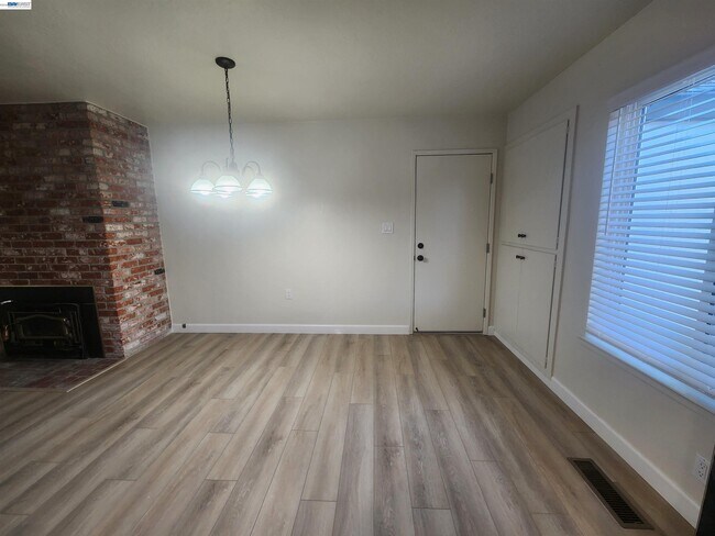 Building Photo - 1829 Rosetree Ct