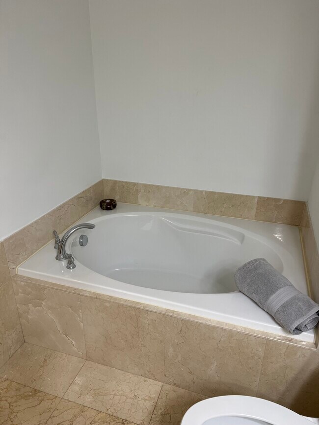 Building Photo - 350 N Federal Hwy