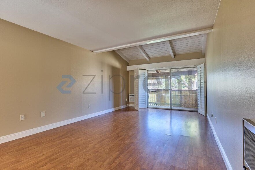 Building Photo - 1010 W MacArthur Blvd