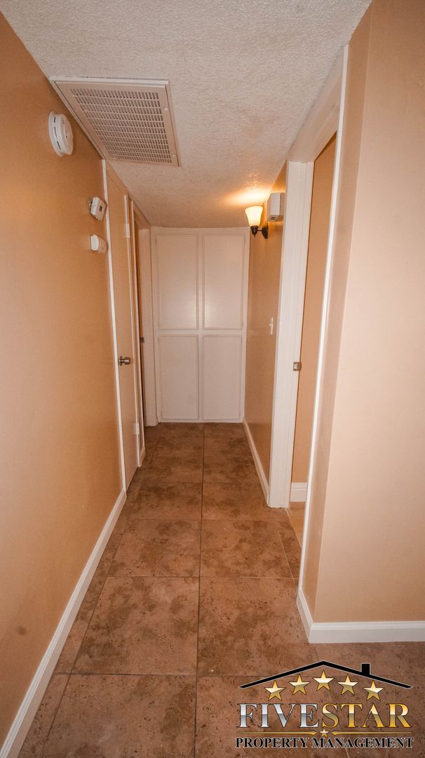 Building Photo - Apartment for Rent on 3017 "Q" Street Apt B