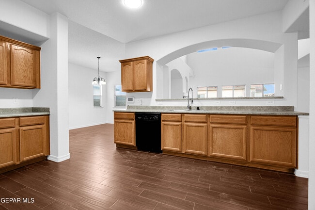 Building Photo - 7085 Century Plant Dr