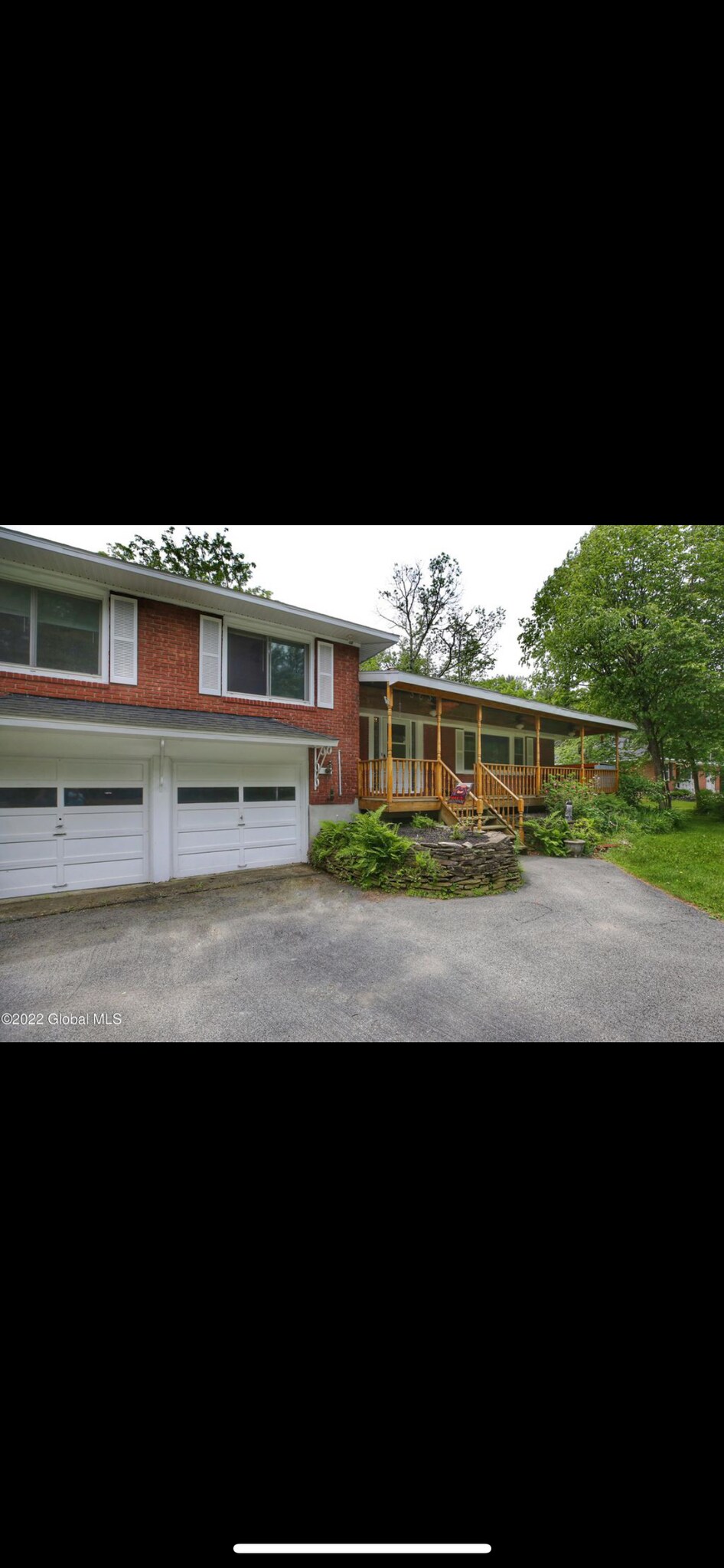 Building Photo - 365 Closson Rd