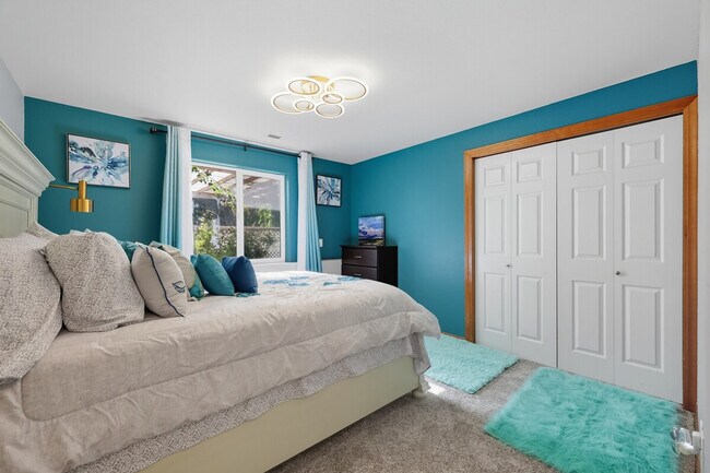 Building Photo - 355 Cindy Rd