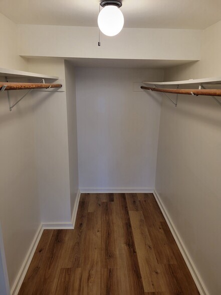 Building Photo - 11 Great Oak Ct