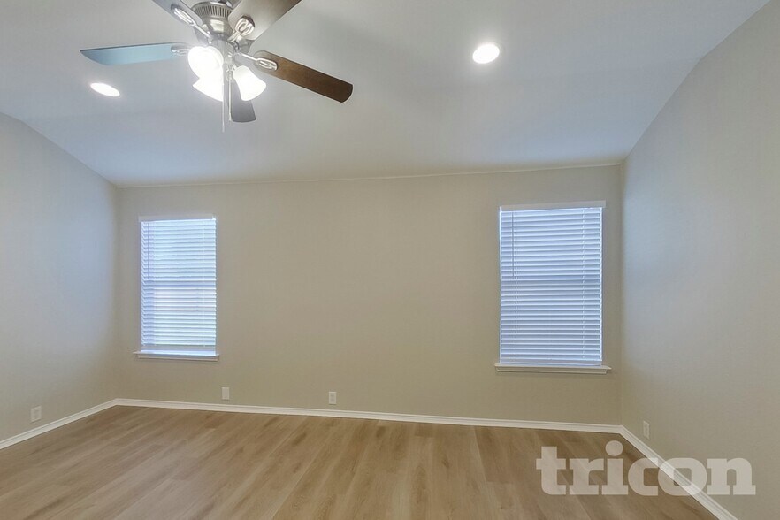 Building Photo - 206 Bison Meadow Dr