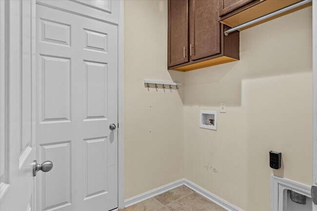 Building Photo - Executive Home For Rent!!!!