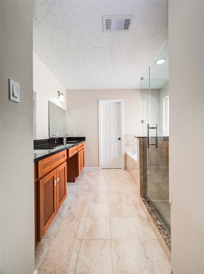 Building Photo - 13618 Woodspire Dr