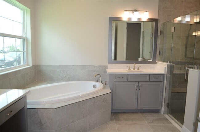 Building Photo - 35335 Big Hawk Dr