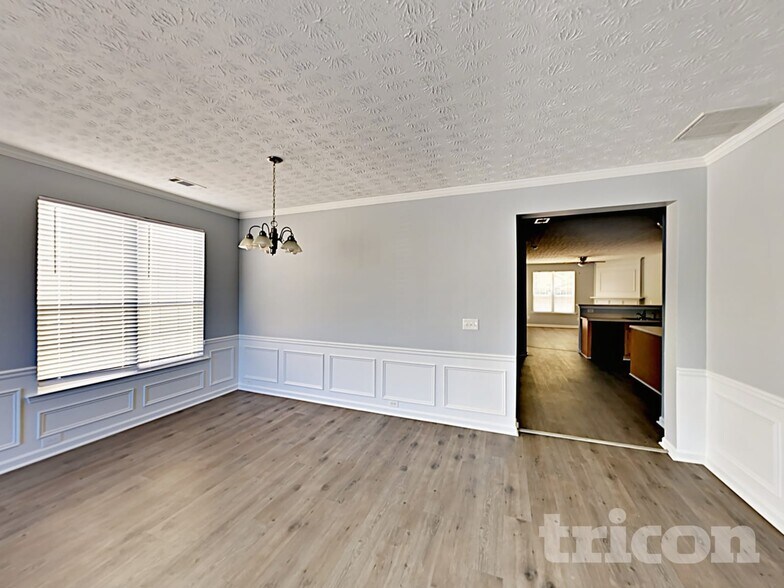 Building Photo - 3329 Coach House Ct