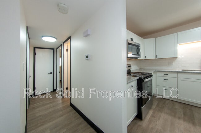 Building Photo - 312 E 27th St