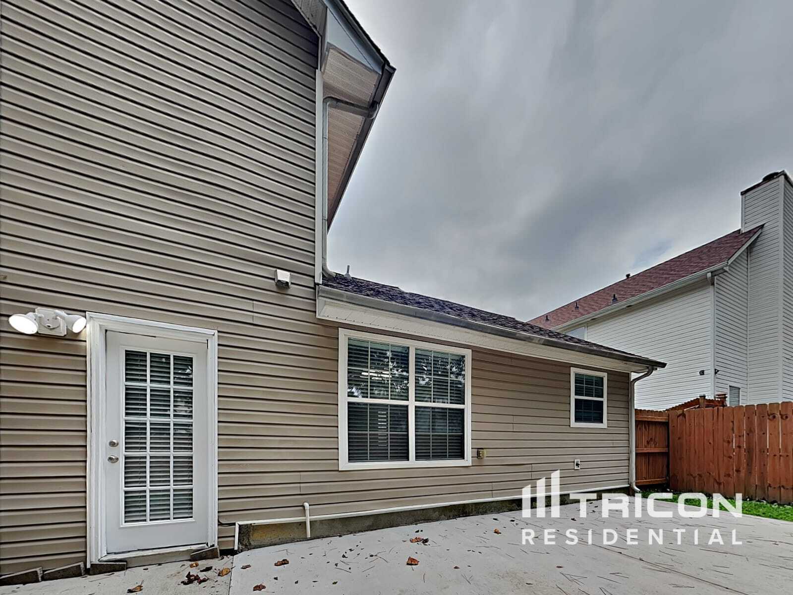 Building Photo - 2075 Mulberry Ln