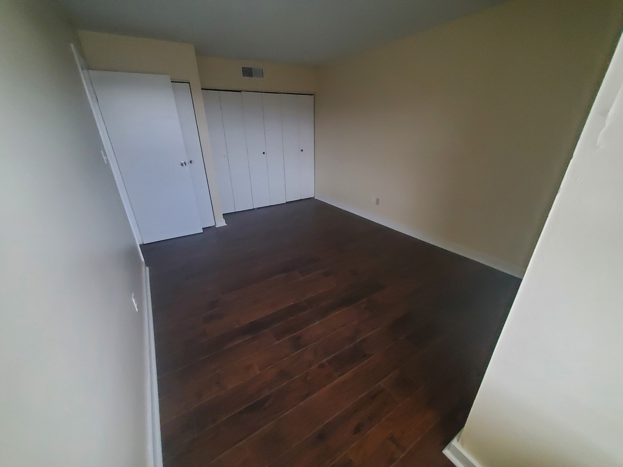 Building Photo - 1532 Hobson Dr