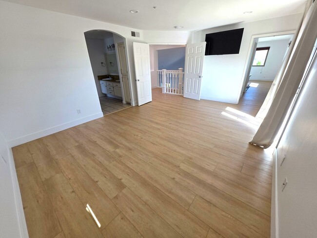 Building Photo - Gorgeous Entertainers Dream Home