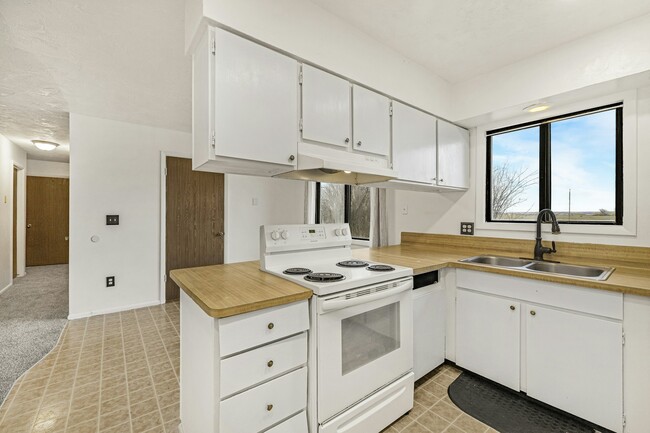 Building Photo - 24 Jaxson Dr