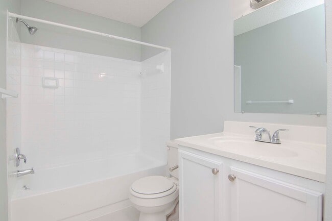 Building Photo - Remodeled 2 Bedroom 2 Bathroom w/ Master Ensuite Walk In Shower