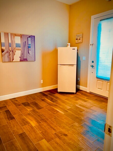 Launge/Living Room - 1967 E Amaryllis Ave