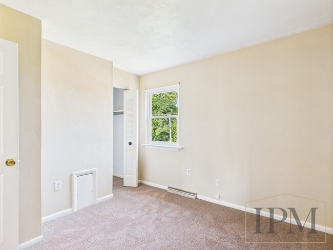 Building Photo - Coming Soon - Charming 2 Bedroom, 1 Bath D...