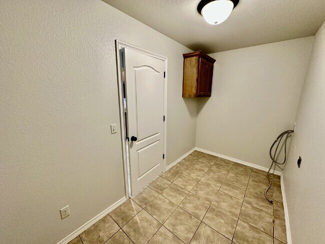 Building Photo - 441 Sorrento Dr