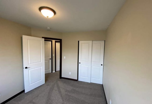 Building Photo - 9714 St Ct E