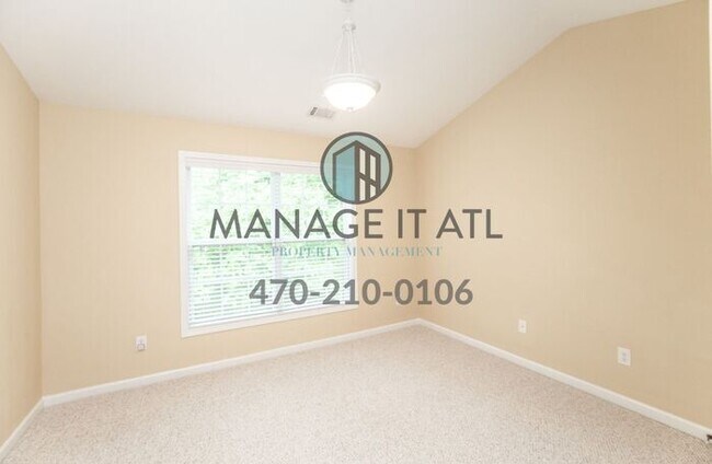 Building Photo - 3 Bedroom Townhome for Rent- Peachtree Rid...