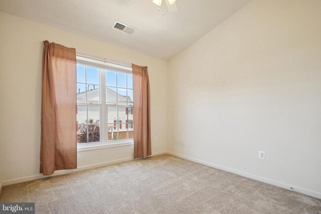 Building Photo - 41685 St Albans Terrace